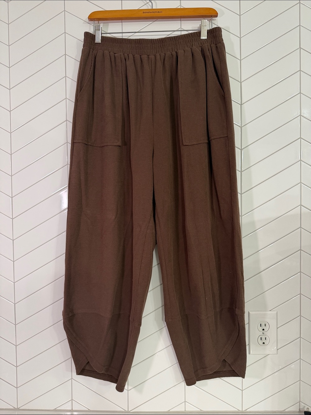 Women barrel style Brown Relaxed Fit ribbed Elastic Waist Pants/ Large